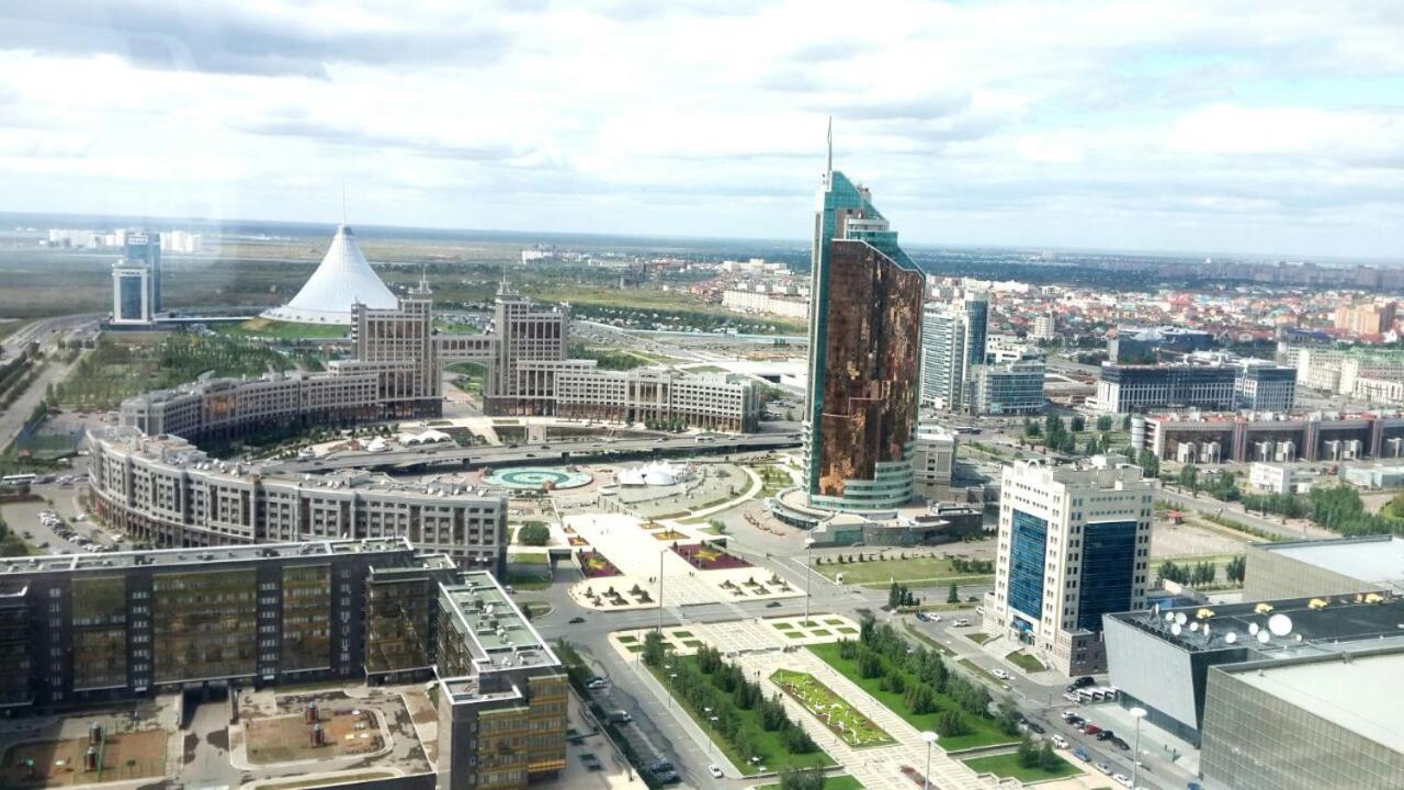 Северное Сияние 35 Этаж Astana Exteriör bild